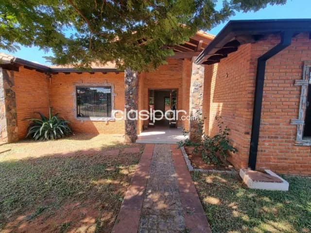 Hermosa residencia en Luque, foto 3