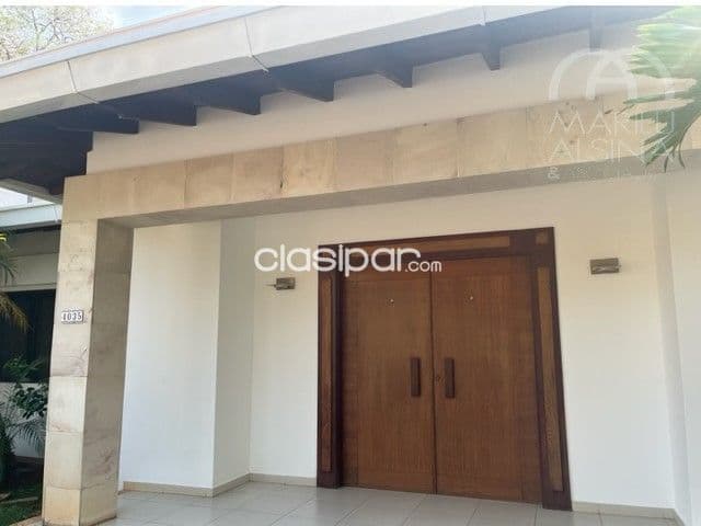 Importante casa en venta con lujosos acabados zona club centenario