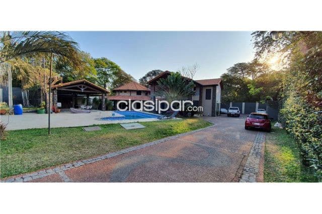 Residencia de 3000 m2 Zona UCA
