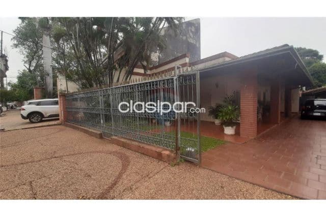Amplio terreno en ycua sati s/ calle austria c/ denis roa zona paseo la galeria