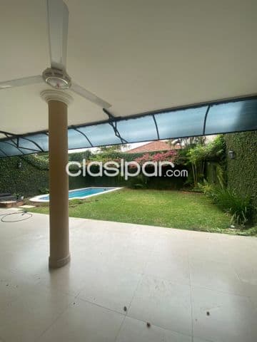 Bo Jara – león condou: Distinguida residencia, 3 suite, jardín, piscina, 9.500.000 gs, foto 1