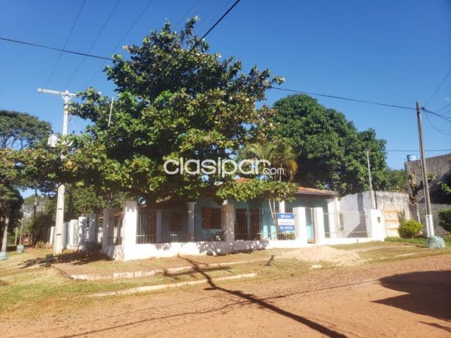 En venta chalecito en esquina en ruta 1 km.22, capiata (id1592)