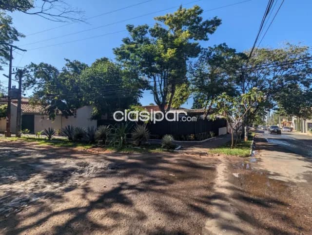Importante propiedad en esquina Barrio Madame Lynch, foto 4