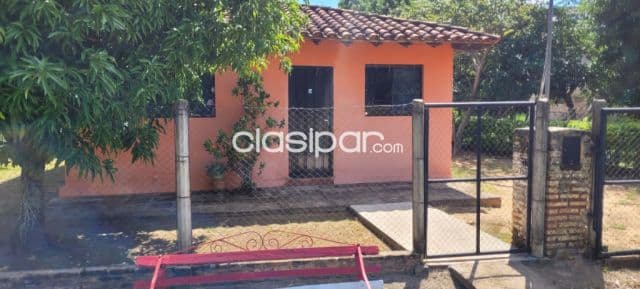 Se vende Casa de 2 Dormitorios en Isla Pucú. Departamento de Cordillera — foto 1