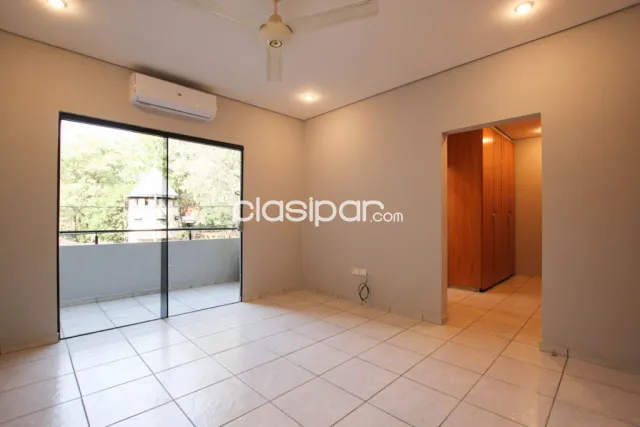 Villa Morra – prox. Las almenas: Elegante duplex, 3 suites, escritorio, amplios ambientes — foto 5