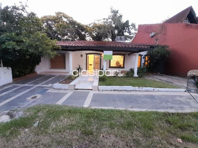 Villa Morra – senador long: P/ casa u oficina, planta baja, 4 ofic. Escritorio, jardín