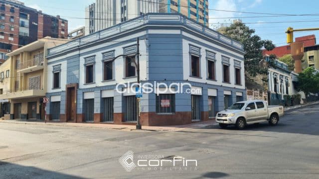 2 edificios juntos, 950 m2 construidos en majestuosa y señorial esquina céntrica