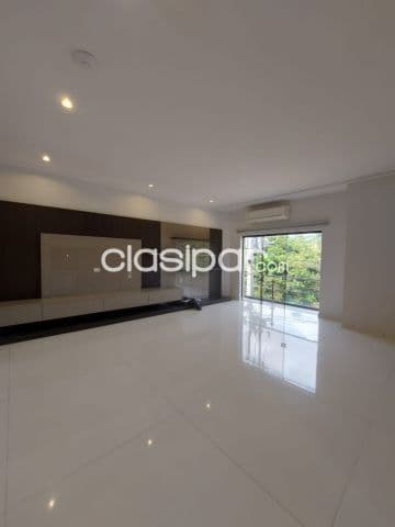 Residencia en Asunción barrio ykua sati cod 1714