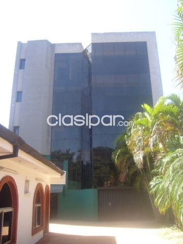 Excelente edificio de oficinas a 100m de av. Felix bogado