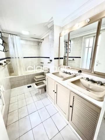 En Venta Amplía Casa en Esquina de 2 Plantas en Barrio Las Mercedes V084 — foto 4