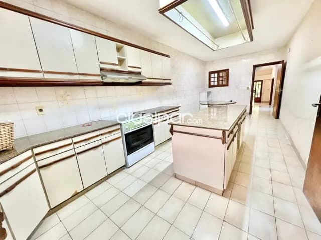 En Venta Amplía Casa en Esquina de 2 Plantas en Barrio Las Mercedes V084 — foto 5