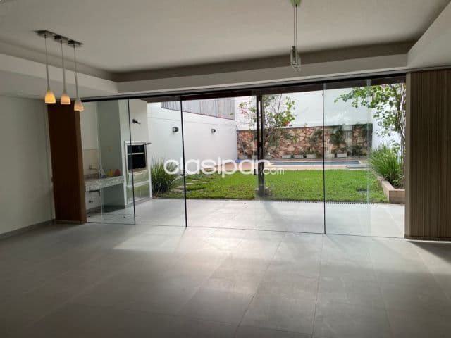 Amplio Duplex Moderno en Venta zona Shopping del Sol