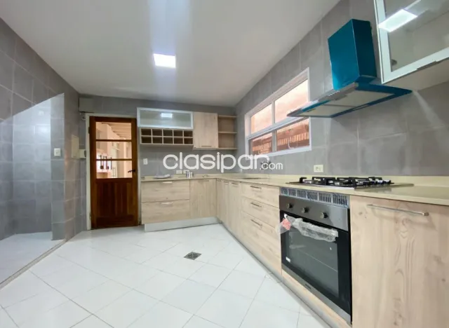 Carmelitas – molas lopez: Elegante residencia, 4 suites, gran jardín, piscina, 1.900 usd — foto 3