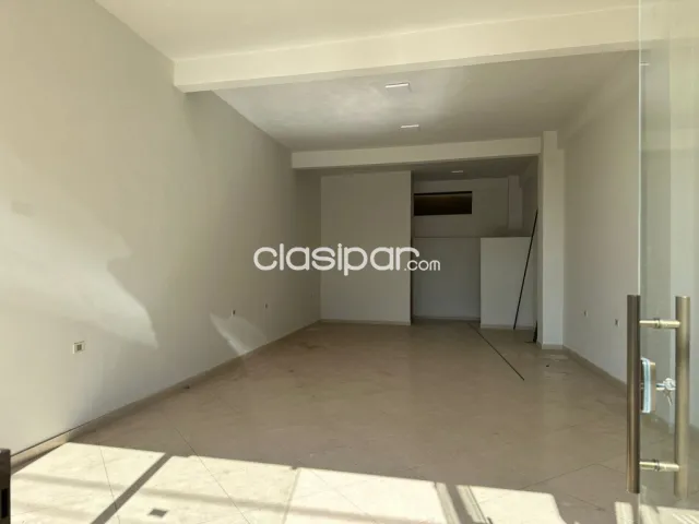 Hermoso salon comercial sobre la av. Bernardino caballero, foto 5