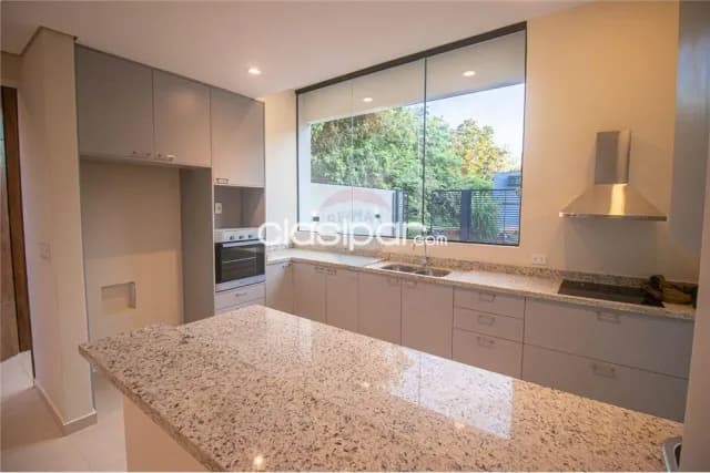 Moderno Dúplex con piscina y patio zona CONMEBOL- Luque — foto 3