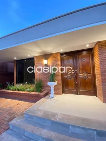 Carmelitas: Distinguida residencia + cancha tenis, 4 dormit, gran jardín, piscina, foto 2