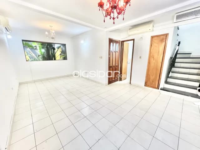 Casa en Esquina de 3 Pisos en Barrio Obrero V144, foto 5