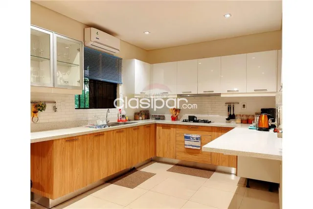 Hermosa residencia en Barrio Kennedy, foto 5