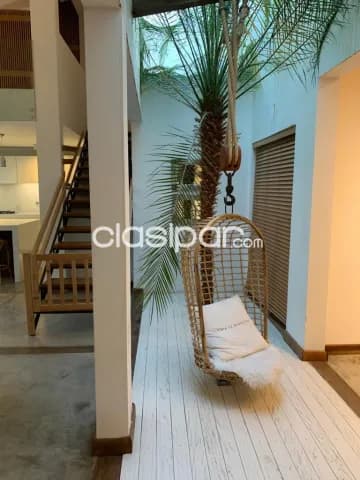 Prox. Seminario – venta / alquiler: Elegante residencia, 3 suites + 1 dormit, jardín, foto 4