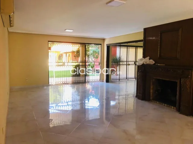Z/ club centenario: Amplia residencia, 5 dormitorios, escritorio, amplio jardín, piscina — foto 5