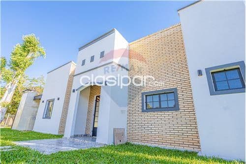 Hermosa casa a estrenar en la urbanizacion puerta del lago