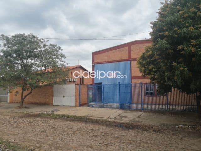 Z/ bruno guggiari y las palmas – Lambaré: 550 m2 + parking + oficinas, 10.000.000 gs — foto 1