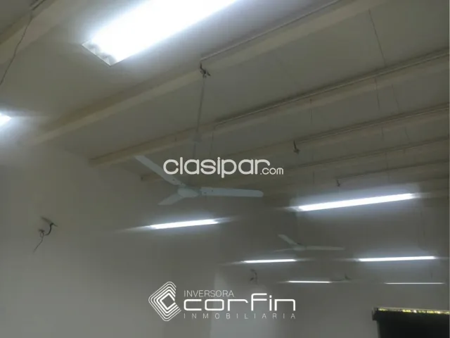 Salón comercial 150m2. Sobre brasil casi josé berges, recien pintado,restaurado a estrenar — foto 4