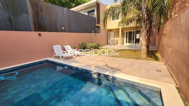 Duplex en venta zona tercera barrio Luque