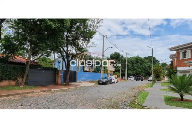 El inmueble de 837 m2 Frente 19.87 Fondo: 42.1 Zona Plan Regulador: AR1 A Situada sobre ca — foto 4