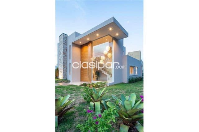 Fabulosa casa en venta en aqua village- San Bernardino esta imponente residencia está en