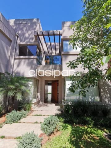 La Trinidad 3: Residencia alta gama, 4 master suites + escritorio, jardín, piscina