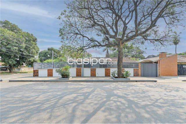 Casa moderna toda pb -esquina en fernando zona sur s/ calle iturbe