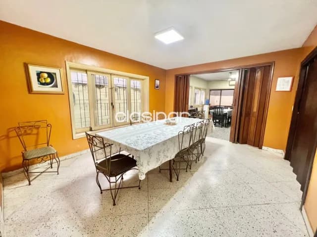 En Venta Casa de 4 Habitaciones a precio de terreno en Barrio Mcal. Lopez V134, foto 5