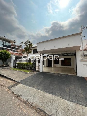 Los laureles casa rica: Magnifica residencia, 3 dormit, escritorio, jardín, piscina, quinc