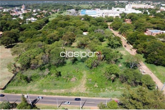 Hermoso e Imponente Terreno en esquina sobre Avda. Laguna Grande