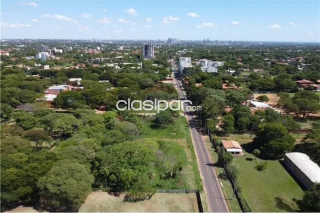 Hermoso e Imponente Terreno en esquina sobre Avda. Laguna Grande — foto 3
