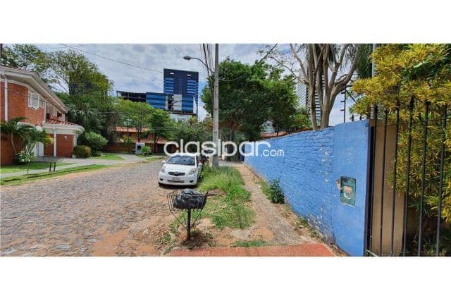 Terreno de 837 m2 zona paseo la galeria