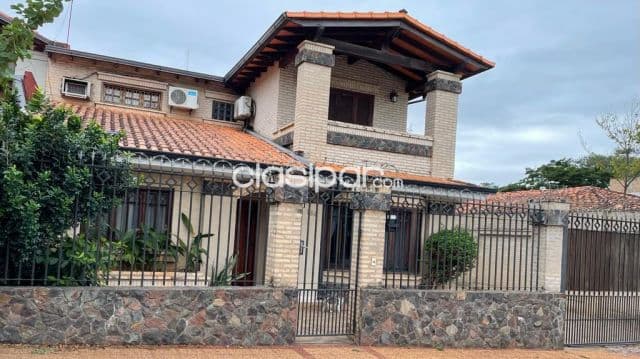Residencia de 3 habitaciones con piscina en Lambaré