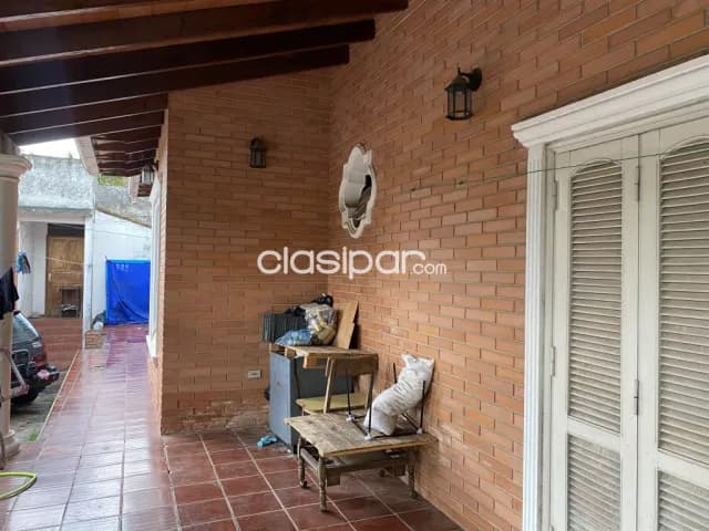 Amplia casa a restaurar o demoler en esquina. Barrio Obrero, foto 3