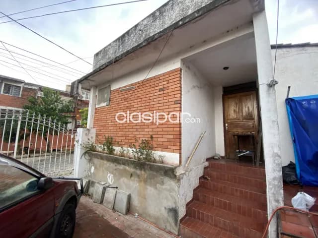 Amplia casa a restaurar o demoler en esquina. Barrio Obrero, foto 4