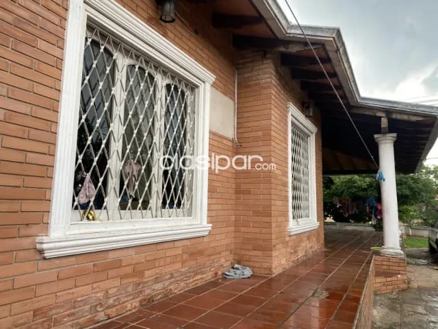 Amplia casa a restaurar o demoler en esquina. Barrio Obrero, foto 5