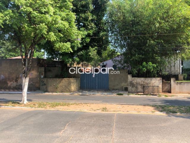 casa en excelente ubicacion en Lambare!
