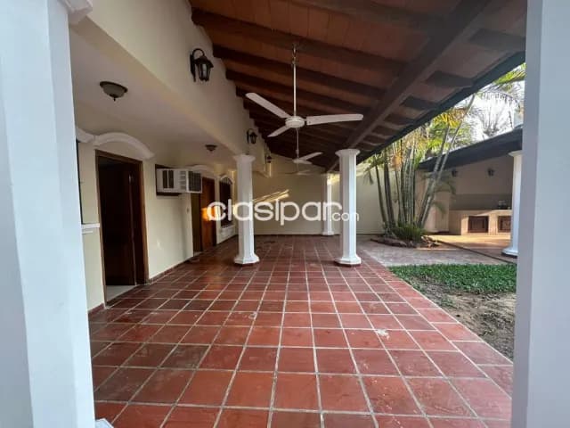 Manorá – Carmelitas: Confortable residencia, 4 dormit, escritorio, jardín, quincho — foto 3