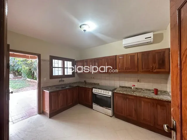 Manorá – Carmelitas: Confortable residencia, 4 dormit, escritorio, jardín, quincho — foto 4