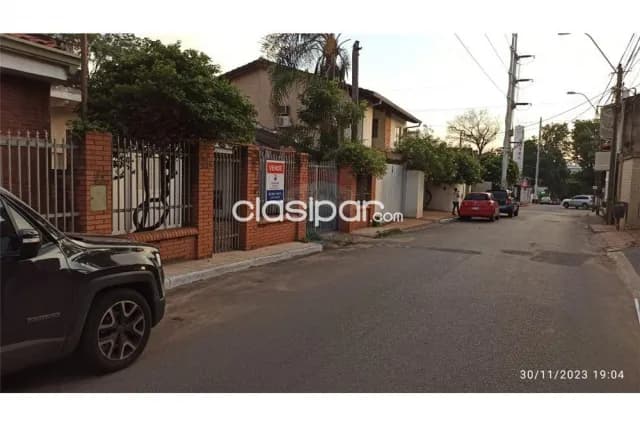 Terreno749 m2 c/casa a demoler en Villa Morra s/asfaltada malutin e/bertoni y sucre — foto 4