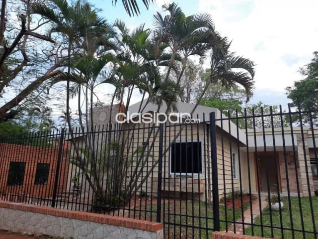 Los laureles – planta baja: 3 dormit, amplios ambientes, jardín, impecable estado, foto 2