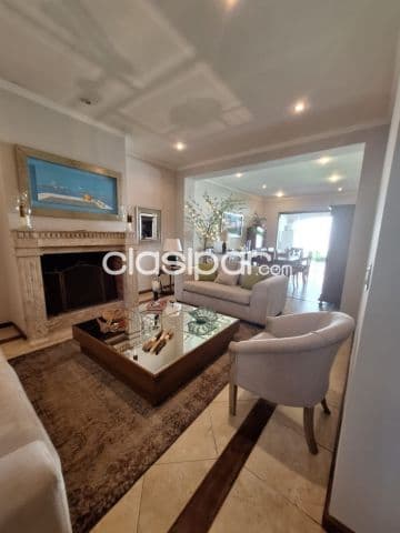 Hermosa Casa de 742 m2 en el Barrio Mburucuya-LHO5708833
