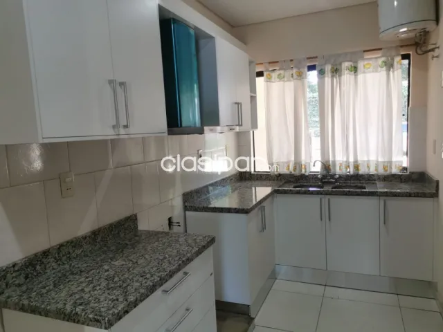 Colinas del yacht y golf club – lambare: Elegante, 3 suites, amplia, galeria, parrilla, foto 5