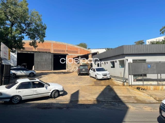 Prox. Botánico artigas: Importante depósito, 1.400 m2 const + 2.500 m2 terreno + parking — foto principal
