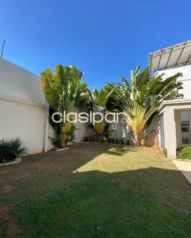 S Trinidad alquilo / vendo: Finísima residencia minimalista, 4 dormit, jardín, piscina, foto 3